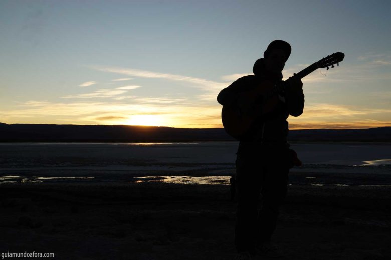 por-sol-musica-780x518 Laguna Cejar, no Atacama: a lagoa mais salgada que o mar morto por-sol-musica-780x518 Laguna Cejar, no Atacama: a lagoa mais salgada que o mar morto
