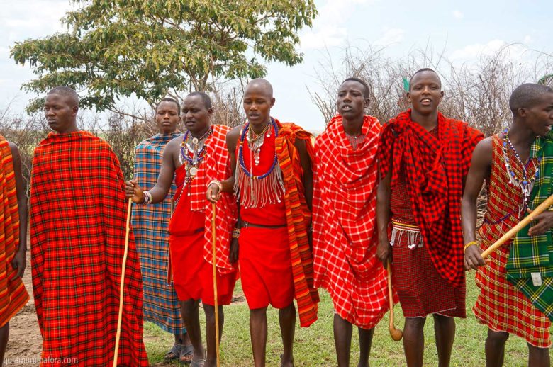 Roupa vermelha da Tribo Masai