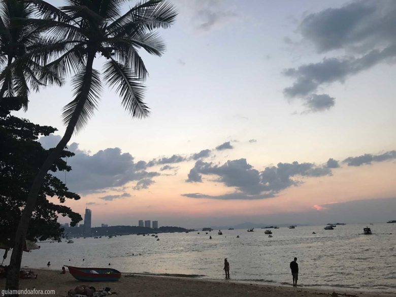 Praia de Pattaya na Tailândia