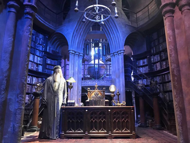 sala-dumbledore-min-780x585 Quanto custa e como chegar nos Estúdios do Harry Potter em Londres? sala-dumbledore-min-780x585 Quanto custa e como chegar nos Estúdios do Harry Potter em Londres?